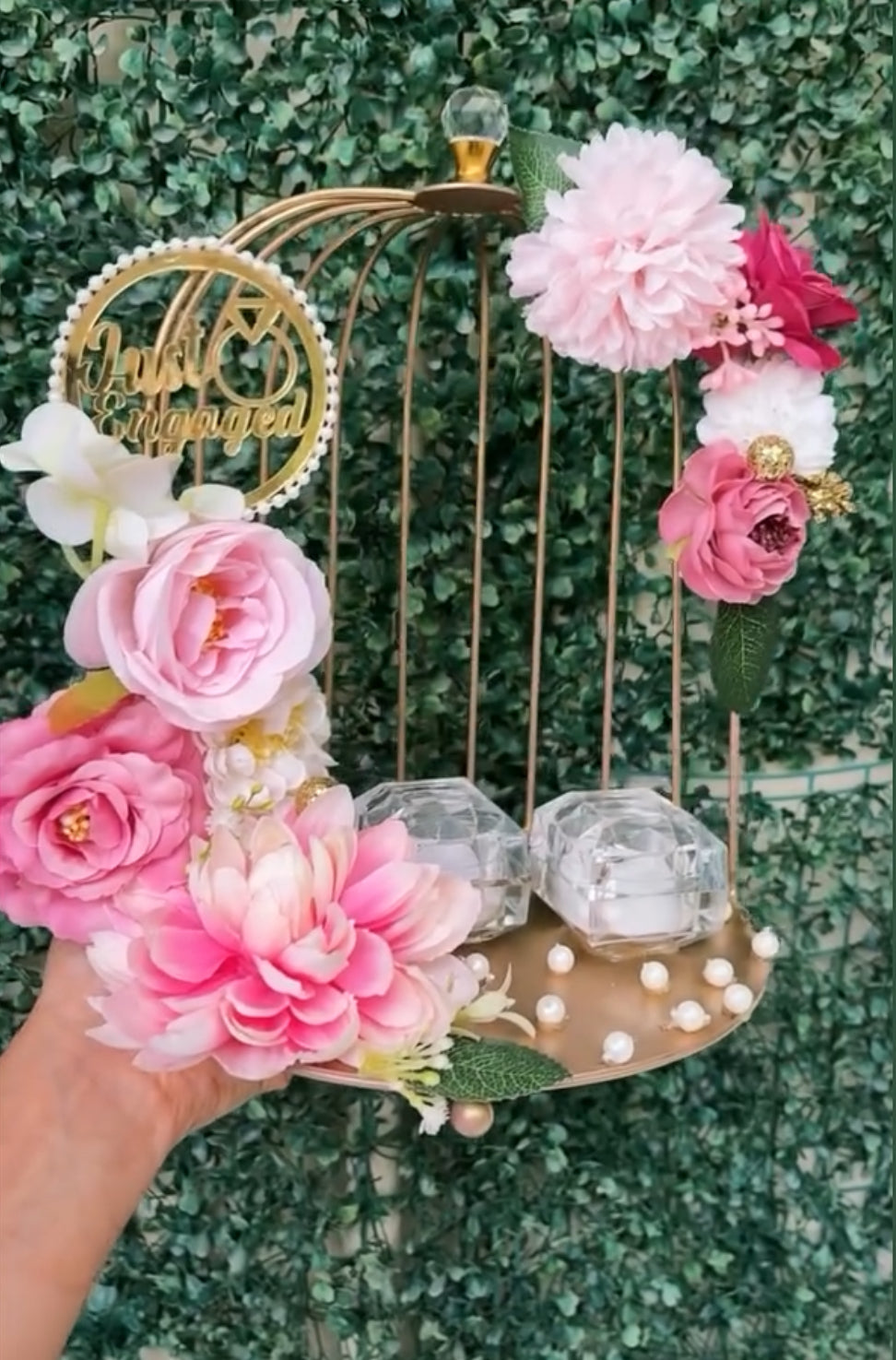 Engagement bloom cage