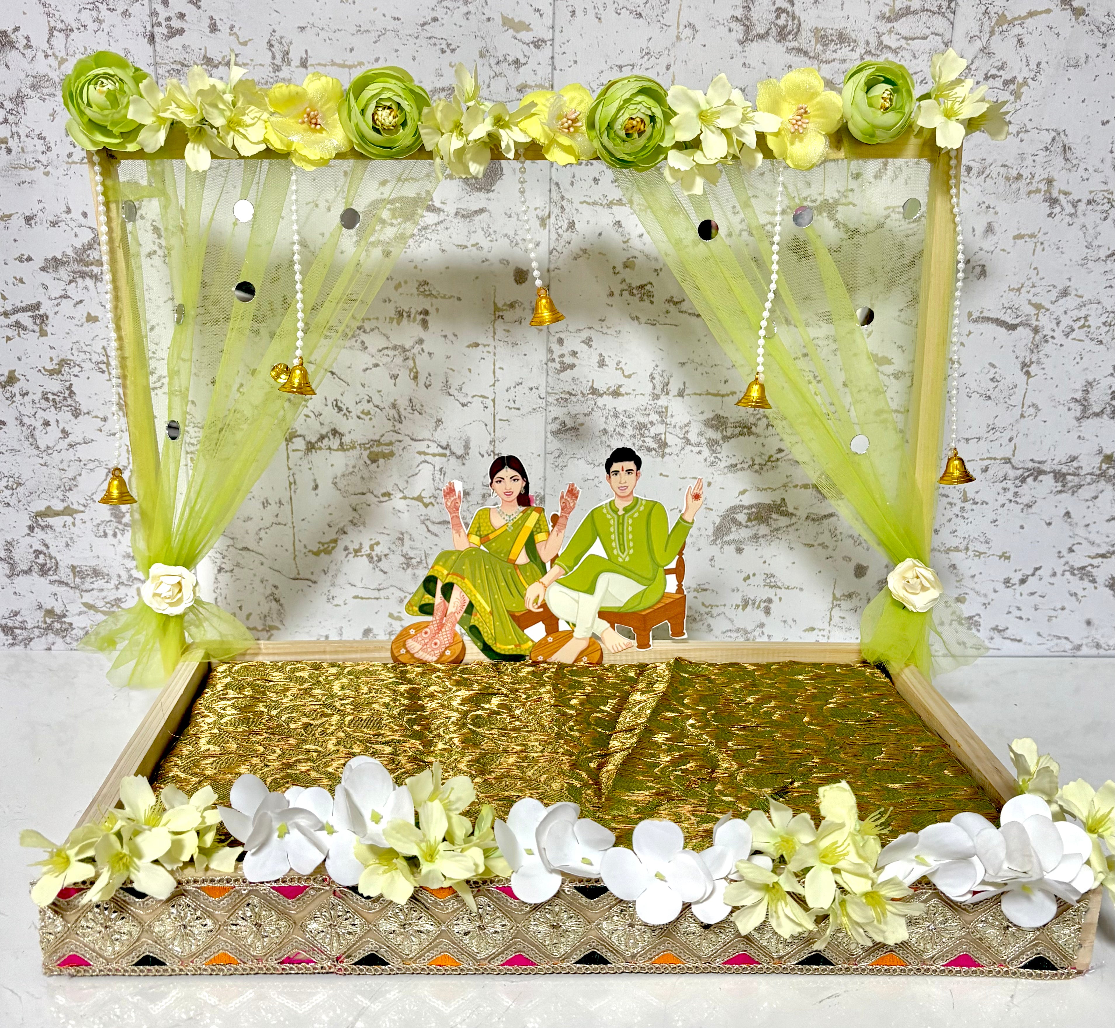 Hariyali mehendi platter